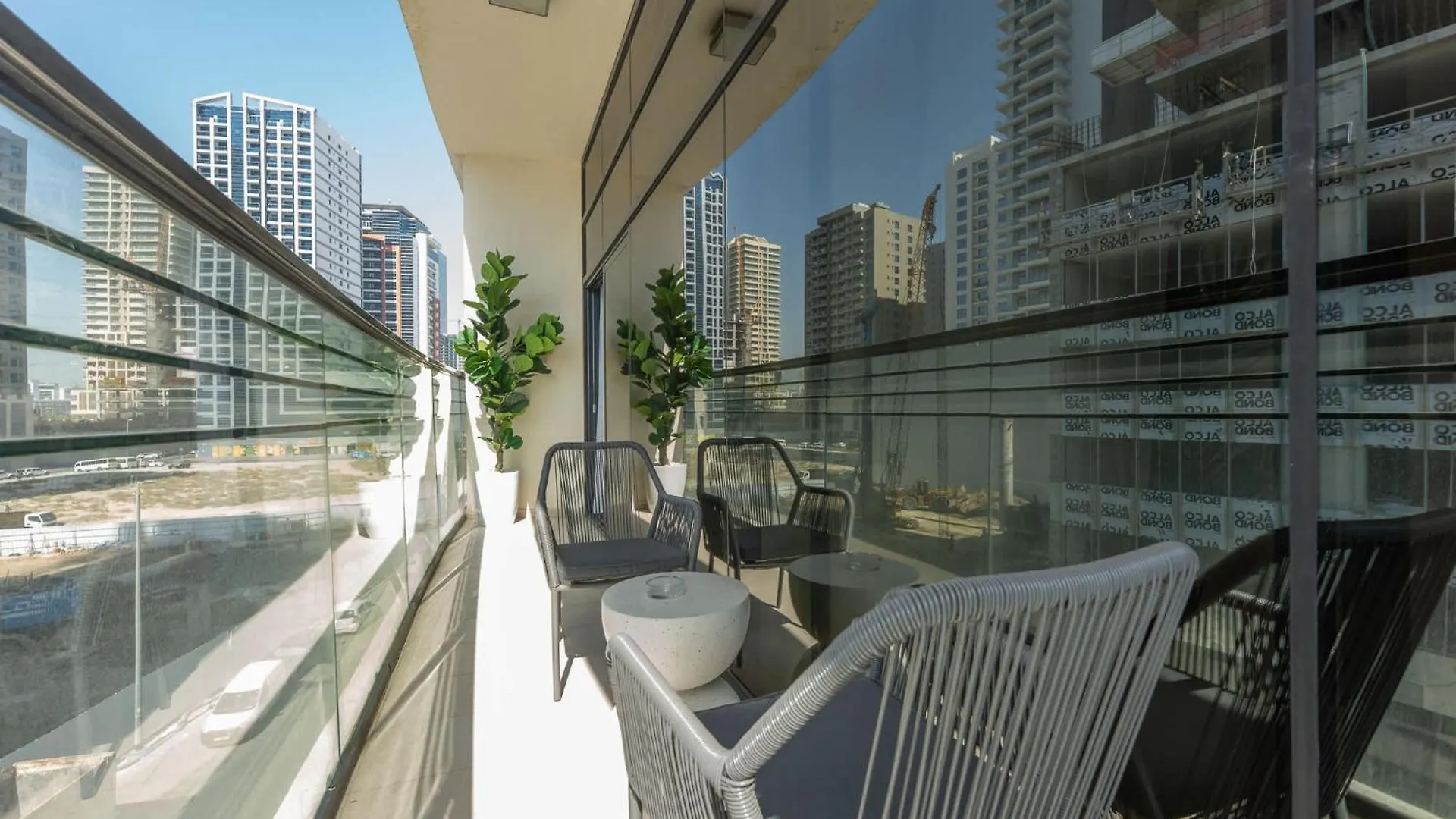 Apartment Elegant Living In A Prime Location Shamal Residence Dubai