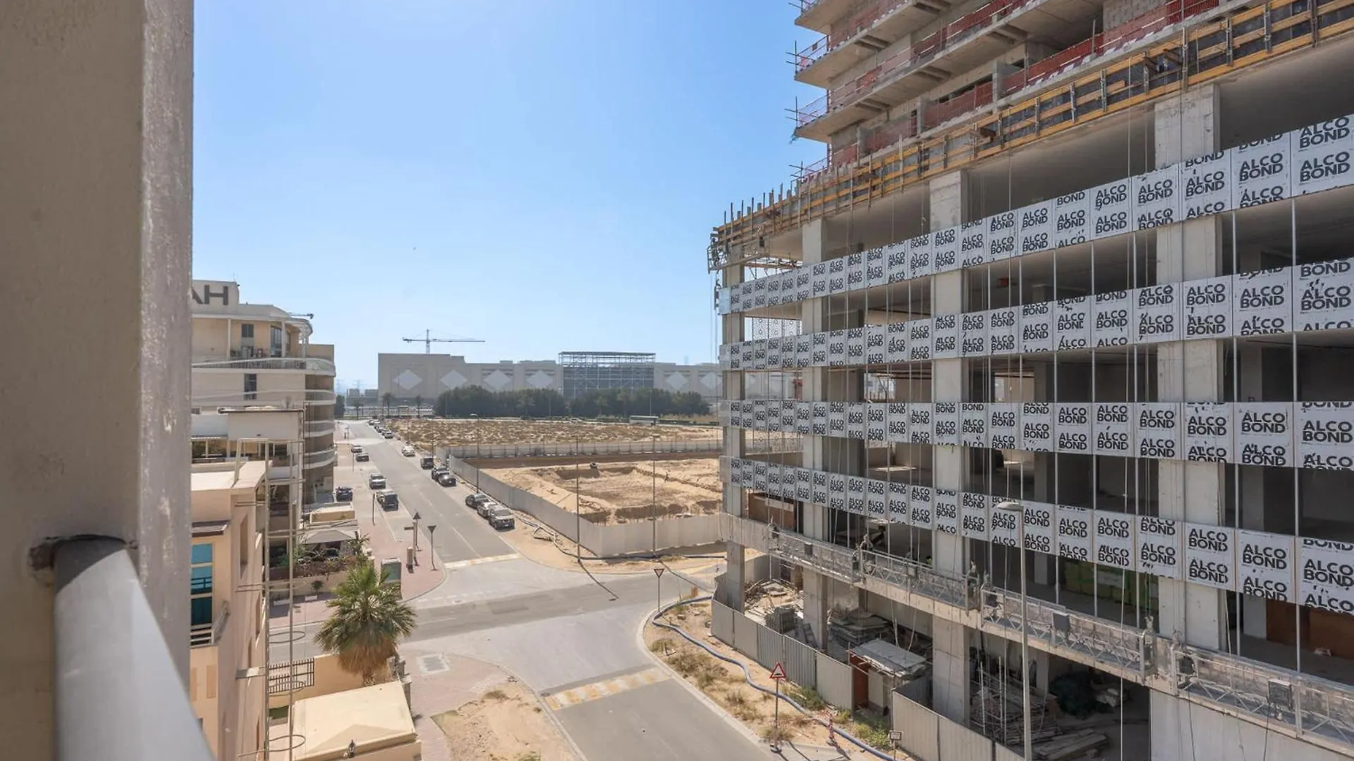 Elegant Living In A Prime Location Shamal Residence Dubai United Arab Emirates